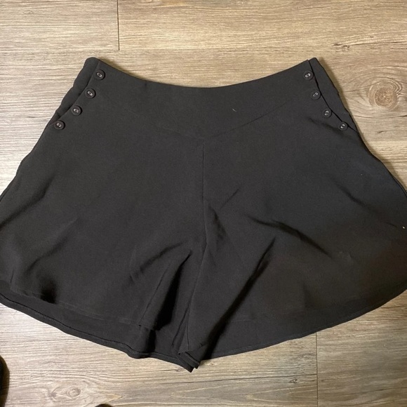 Voodoo Vixen Pants - Rockabilly shorts